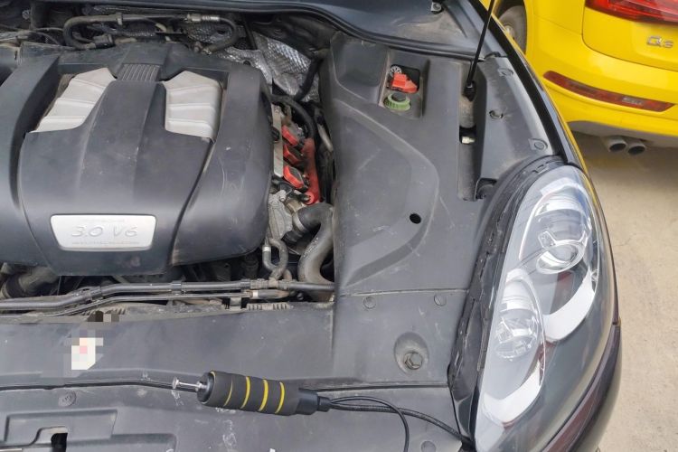 Used Porsche Cayenne 2015 Cayenne 3.0T Engine Bay Left