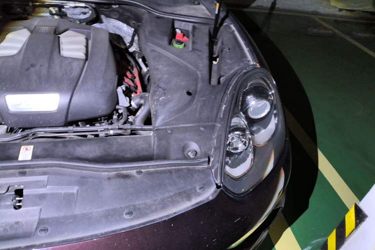 Used Porsche Cayenne 2015 Cayenne 3.0T Engine Bay Left