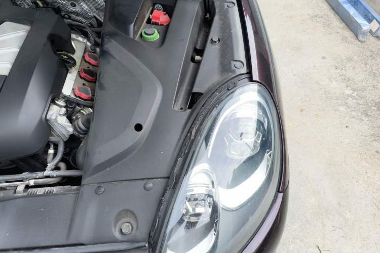 Used Porsche Cayenne 2015 Cayenne 3.0T Engine Bay Left