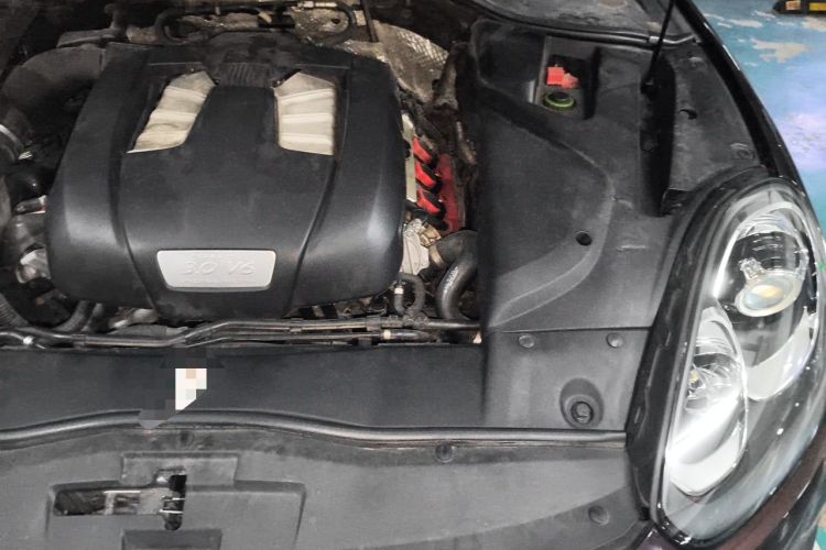 Used Porsche Cayenne 2015 Cayenne 3.0T Engine Bay Left