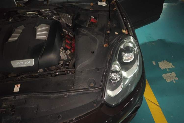 Used Porsche Cayenne 2015 Cayenne 3.0T Engine Bay Left