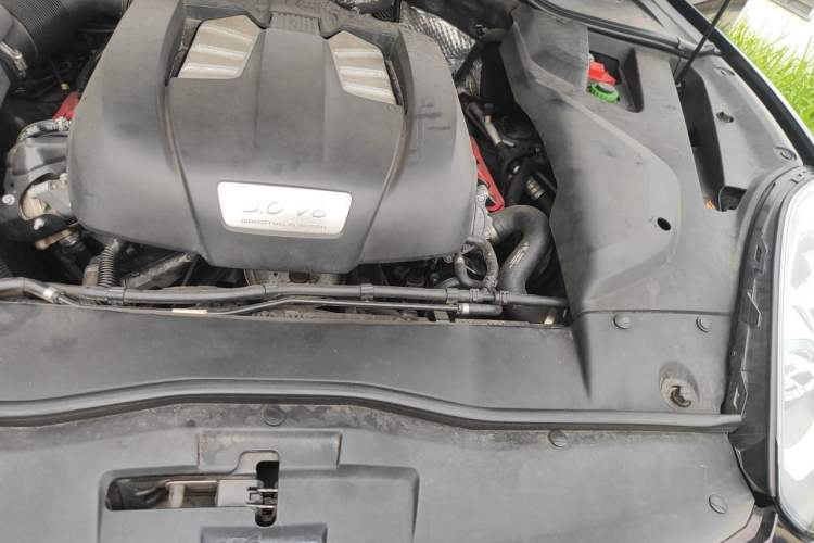 Used Porsche Cayenne 2015 Cayenne 3.0T Engine Bay Left