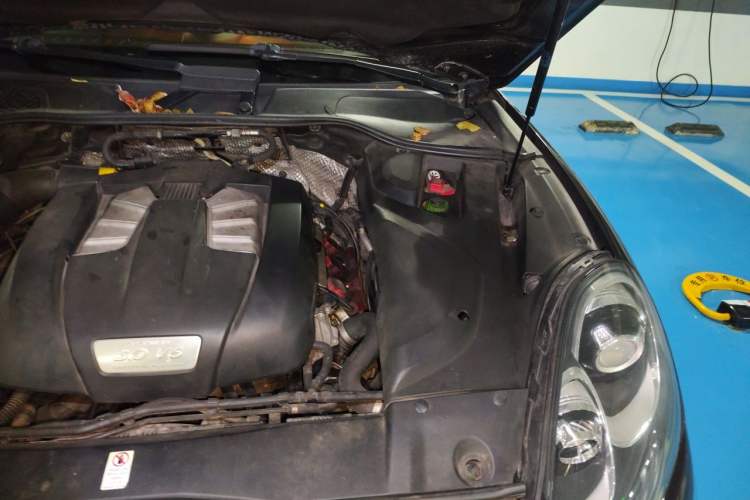 Used Porsche Cayenne 2015 Cayenne 3.0T Engine Bay Left