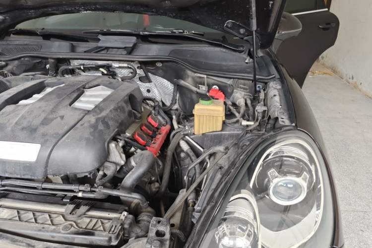 Used Porsche Cayenne 2015 Cayenne 3.0T Engine Bay Left