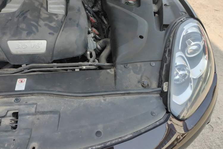 Used Porsche Cayenne 2015 Cayenne 3.0T Engine Bay Left