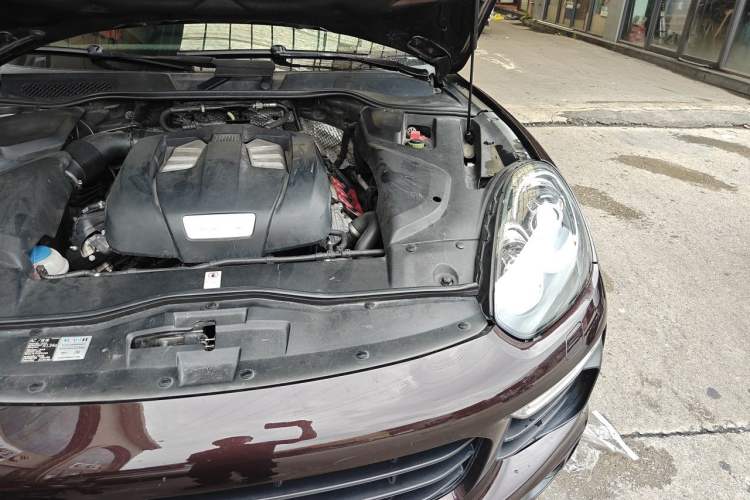 Used Porsche Cayenne 2015 Cayenne 3.0T Engine Bay Left