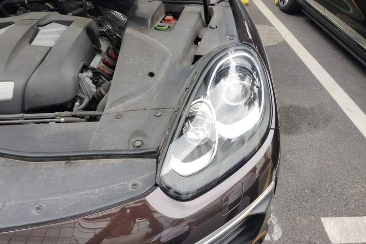 Used Porsche Cayenne 2015 Cayenne 3.0T Engine Bay Left