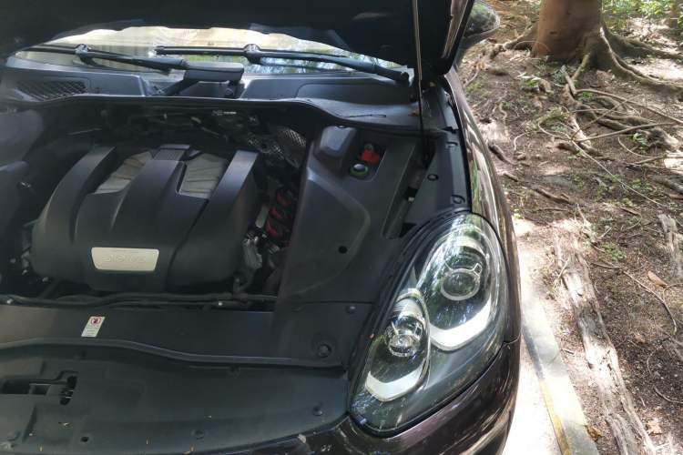 Used Porsche Cayenne 2015 Cayenne 3.0T Engine Bay Left