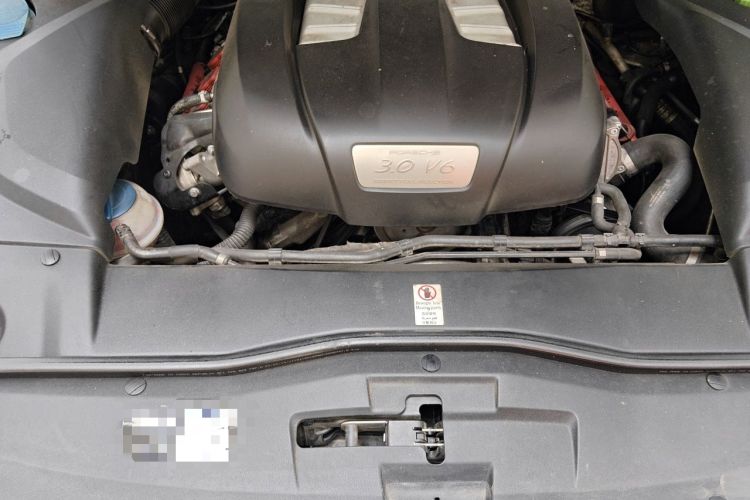 Used Porsche Cayenne 2015 Cayenne 3.0T Engine Bay