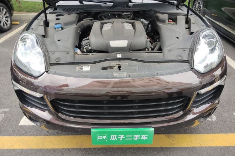 Used Porsche Cayenne 2015 Cayenne 3.0T Engine Bay