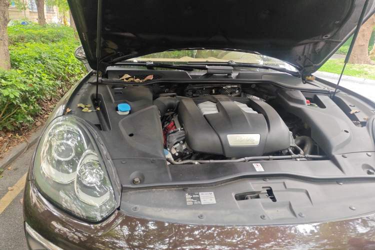 Used Porsche Cayenne 2015 Cayenne 3.0T Engine Bay Right