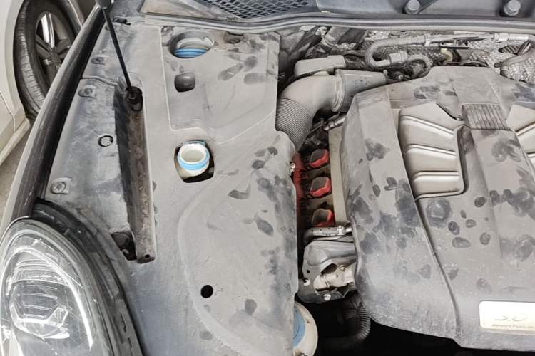 Used Porsche Cayenne 2015 Cayenne 3.0T Engine Bay Right