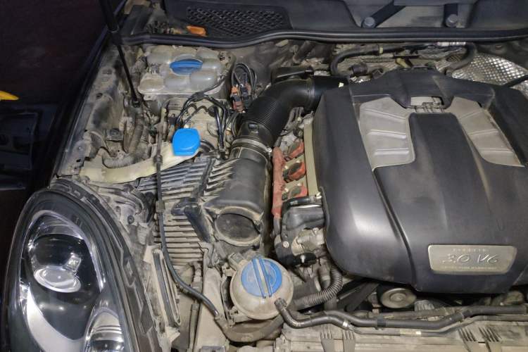 Used Porsche Cayenne 2015 Cayenne 3.0T Engine Bay Right
