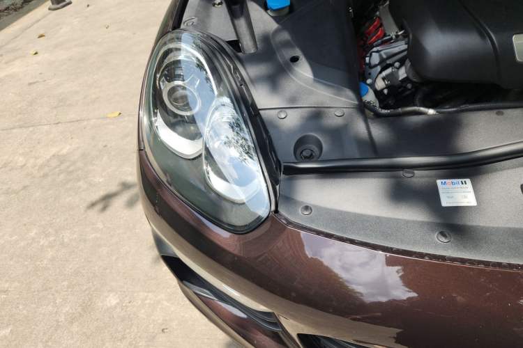 Used Porsche Cayenne 2015 Cayenne 3.0T Engine Bay Right