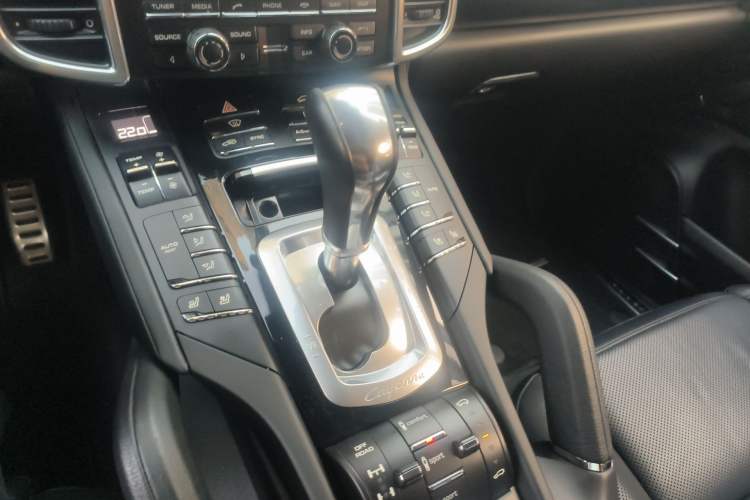Used Porsche Cayenne 2015 Cayenne 3.0T Gear Lever