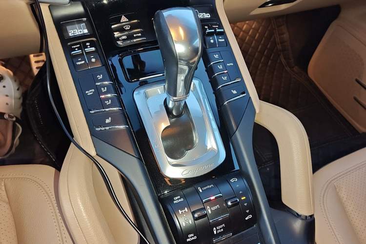 Used Porsche Cayenne 2015 Cayenne 3.0T Gear Lever