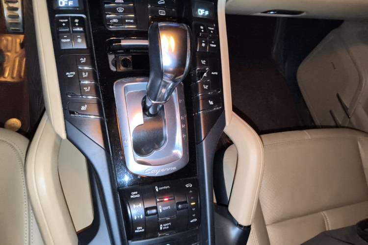 Used Porsche Cayenne 2015 Cayenne 3.0T Gear Lever
