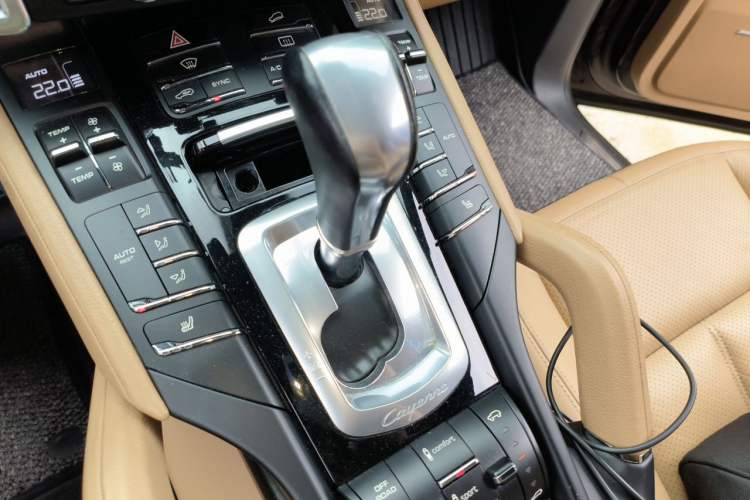 Used Porsche Cayenne 2015 Cayenne 3.0T Gear Lever