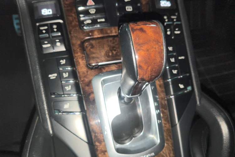 Used Porsche Cayenne 2015 Cayenne 3.0T Gear Lever