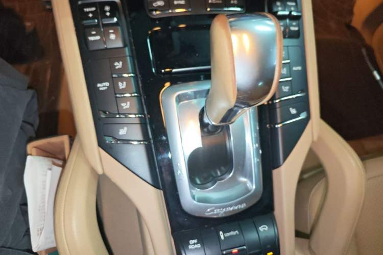 Used Porsche Cayenne 2015 Cayenne 3.0T Gear Lever