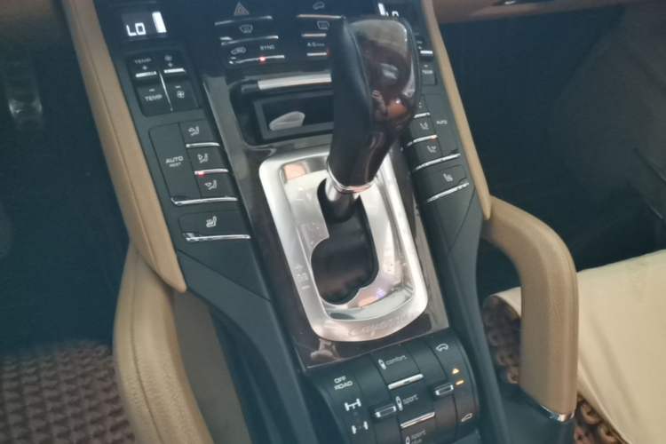 Used Porsche Cayenne 2015 Cayenne 3.0T Gear Lever