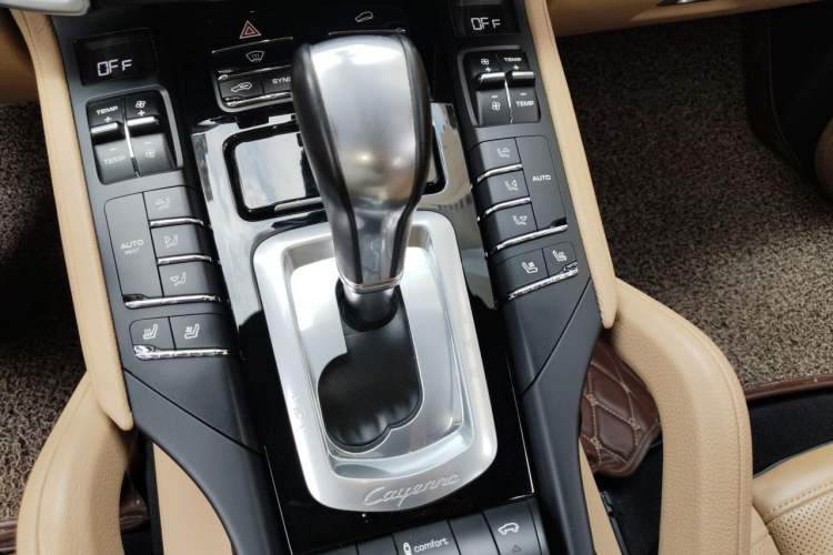 Used Porsche Cayenne 2015 Cayenne 3.0T Gear Lever