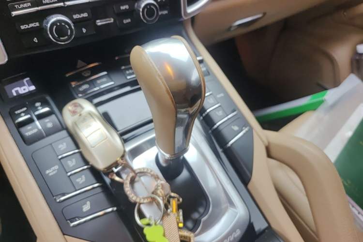 Used Porsche Cayenne 2015 Cayenne 3.0T Gear Lever