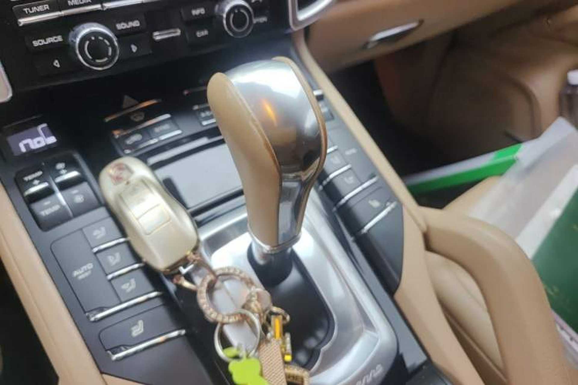 Used Porsche Cayenne 2015 Cayenne 3.0T Gear Lever