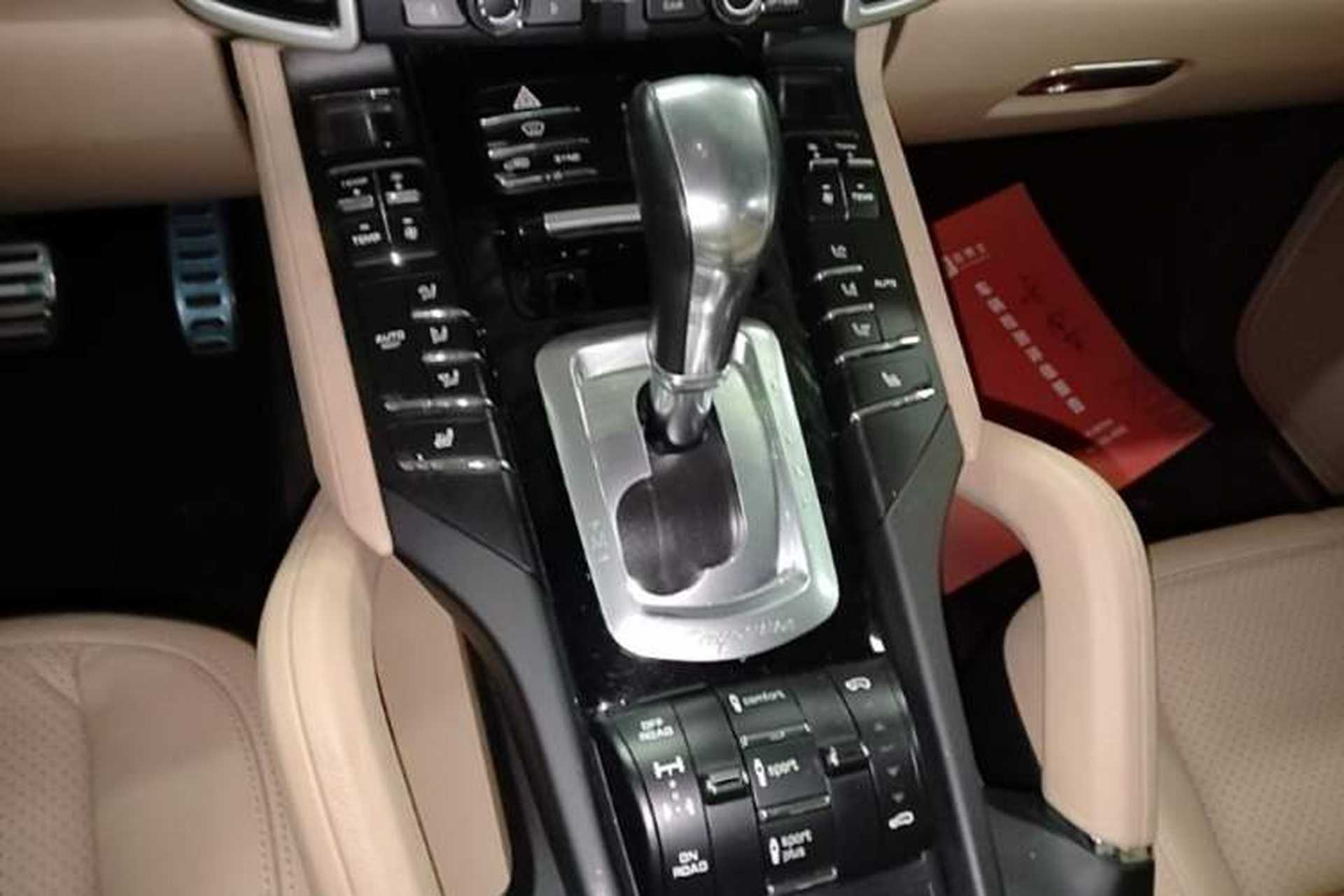 Used Porsche Cayenne 2015 Cayenne 3.0T Gear Lever