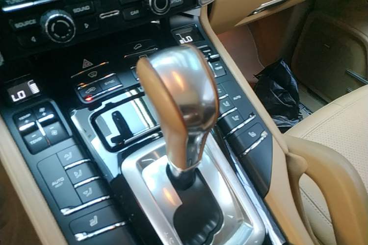 Used Porsche Cayenne 2015 Cayenne 3.0T Gear Lever