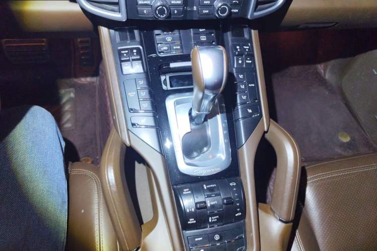 Used Porsche Cayenne 2015 Cayenne 3.0T Gear Lever