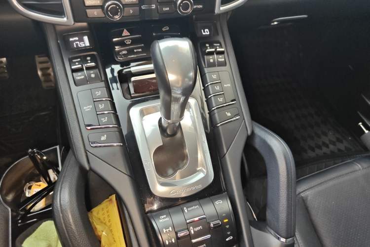 Used Porsche Cayenne 2015 Cayenne 3.0T Gear Lever