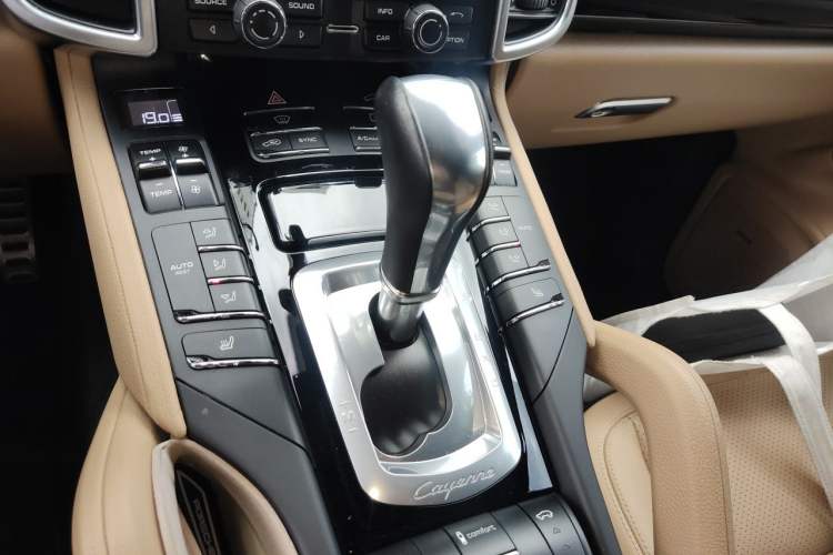 Used Porsche Cayenne 2015 Cayenne 3.0T Gear Lever
