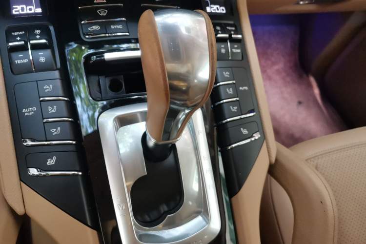 Used Porsche Cayenne 2015 Cayenne 3.0T Gear Lever