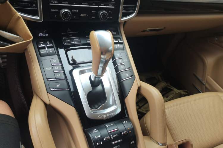 Used Porsche Cayenne 2015 Cayenne 3.0T Gear Lever