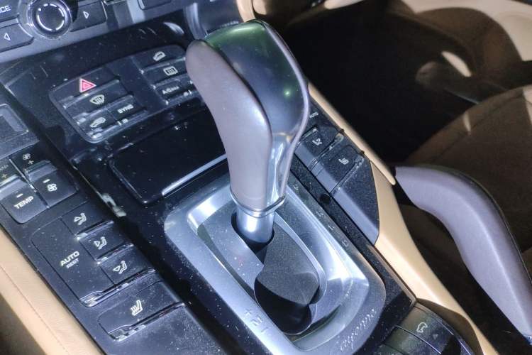 Used Porsche Cayenne 2015 Cayenne 3.0T Gear Lever