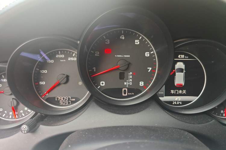 Used Porsche Cayenne 2015 Cayenne 3.0T Instrument Cluster