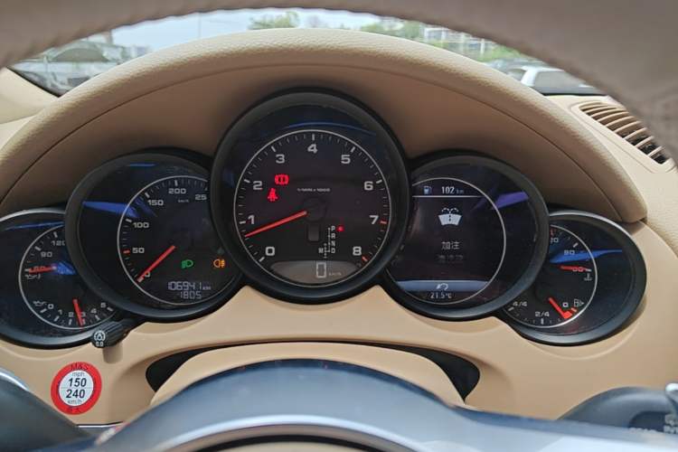 Used Porsche Cayenne 2015 Cayenne 3.0T Instrument Cluster