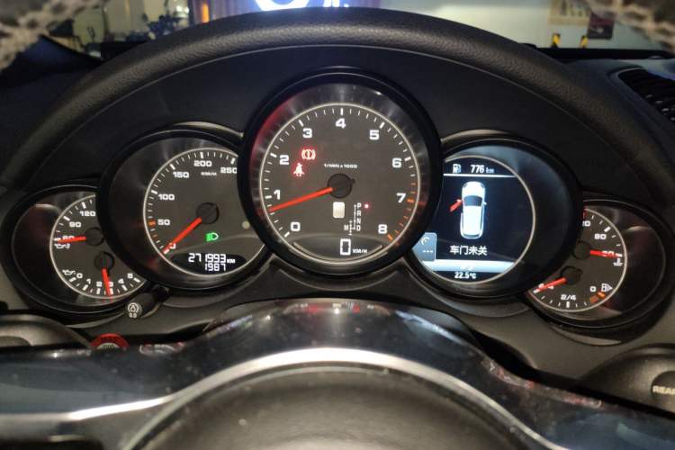 Used Porsche Cayenne 2015 Cayenne 3.0T Instrument Cluster