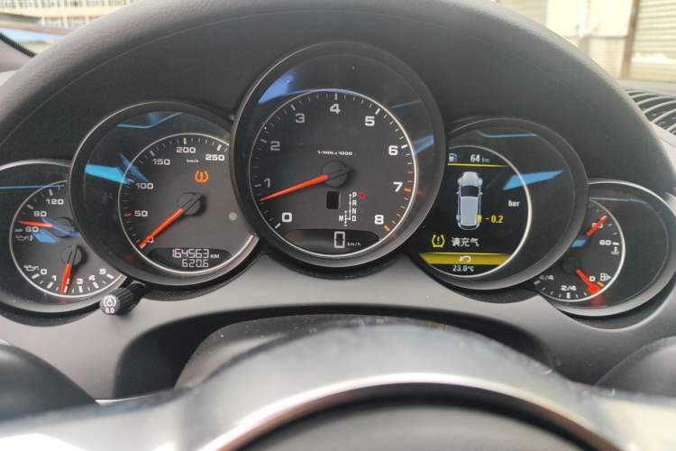 Used Porsche Cayenne 2015 Cayenne 3.0T Instrument Cluster