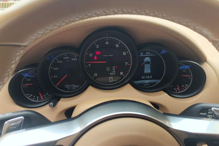 Used Porsche Cayenne 2015 Cayenne 3.0T Instrument Cluster