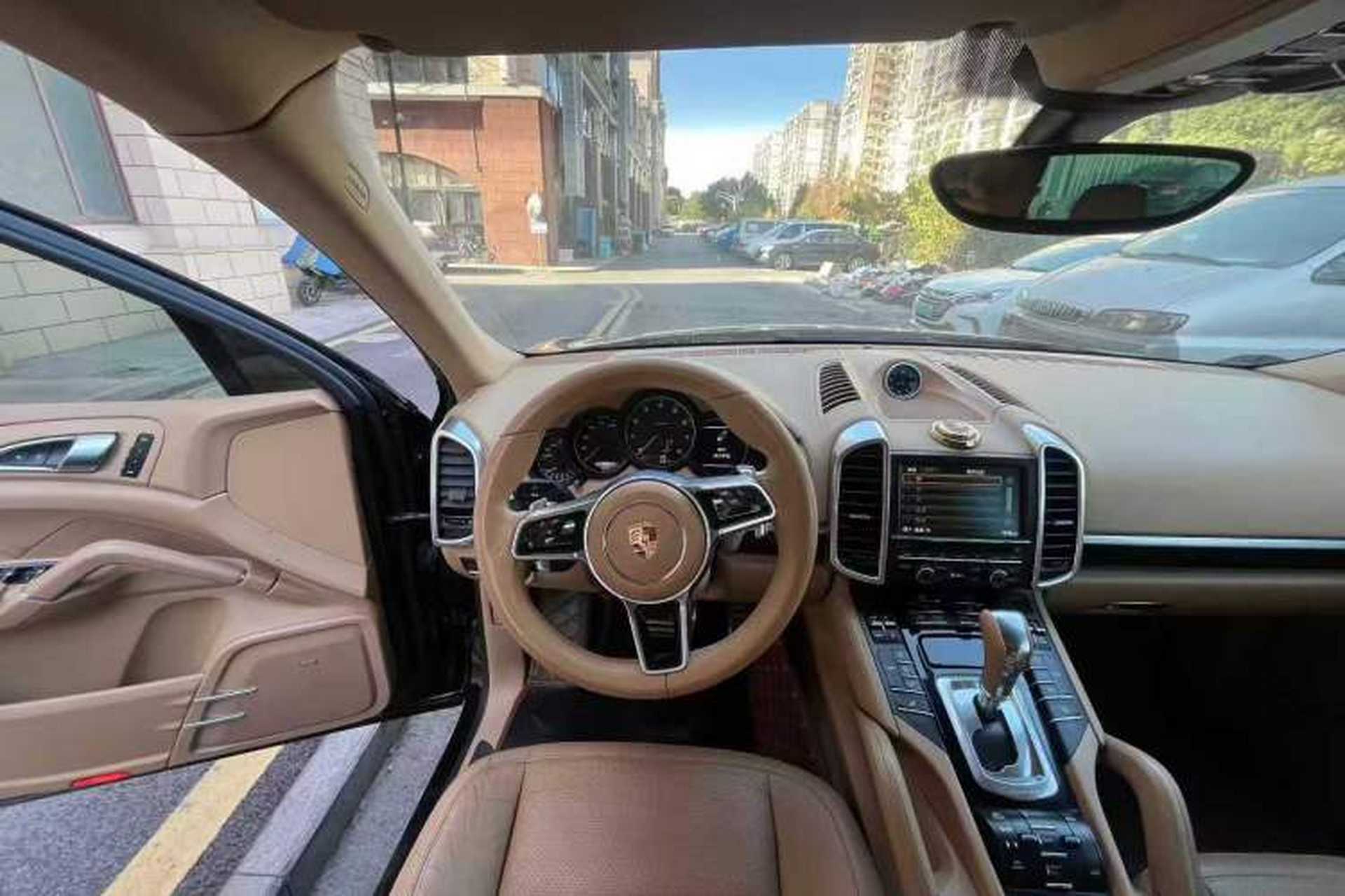 Used Porsche Cayenne 2015 Cayenne 3.0T Interior 2