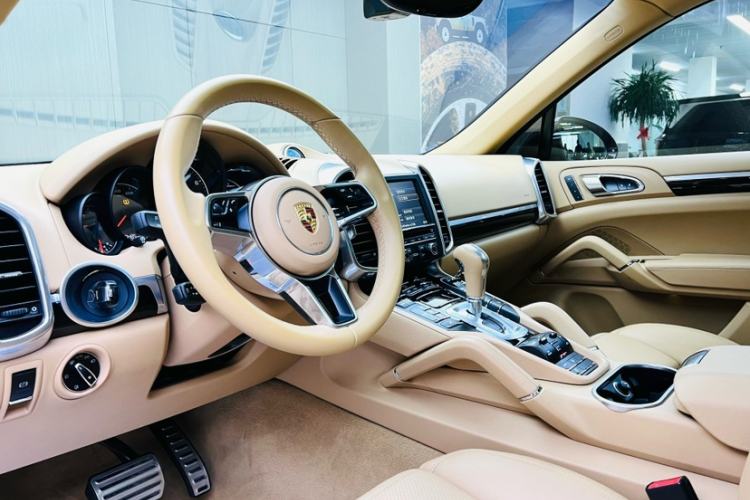 Used Porsche Cayenne 2015 Cayenne 3.0T Interior 6