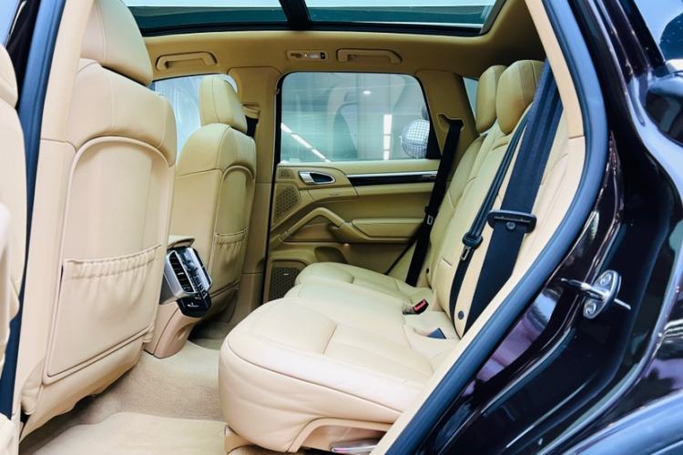 Used Porsche Cayenne 2015 Cayenne 3.0T Interior 7