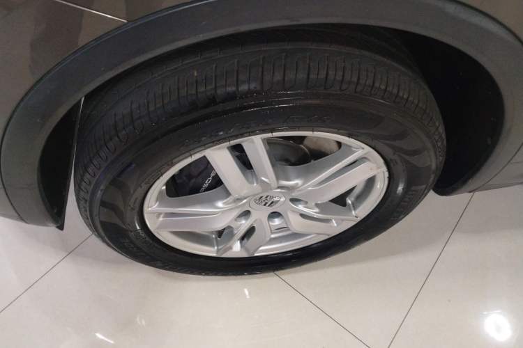 Used Porsche Cayenne 2015 Cayenne 3.0T Left Front Wheel Hub