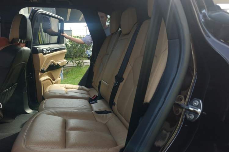 Used Porsche Cayenne 2015 Cayenne 3.0T Left Rear Seat