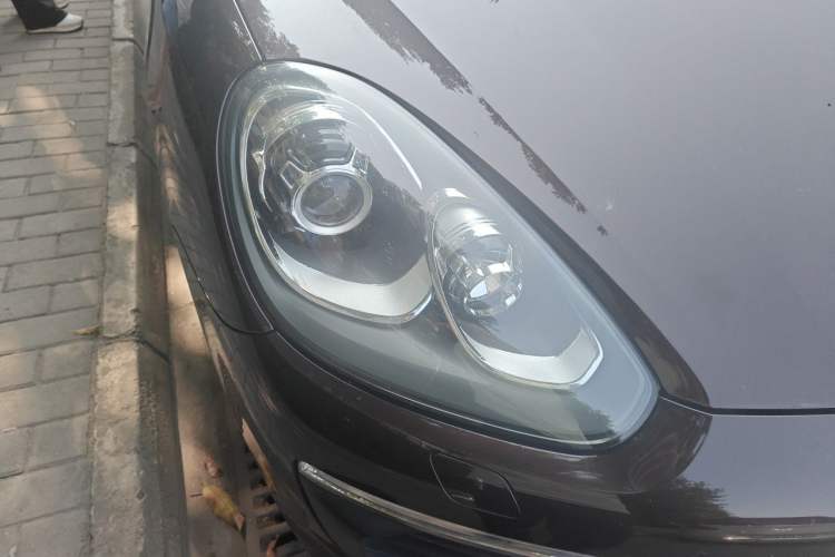 Used Porsche Cayenne 2015 Cayenne 3.0T Right Front Headlight