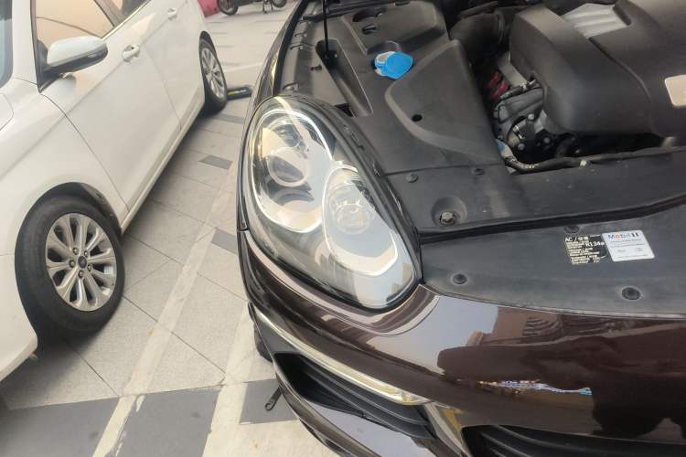 Used Porsche Cayenne 2015 Cayenne 3.0T Right Front Headlight