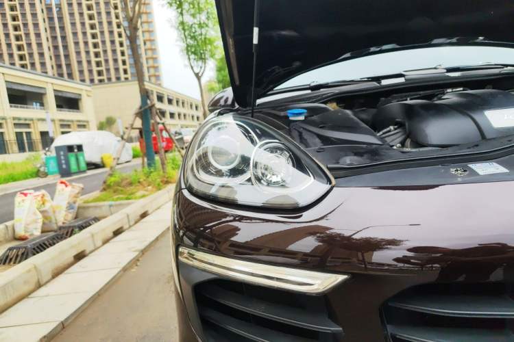 Used Porsche Cayenne 2015 Cayenne 3.0T Right Front Headlight