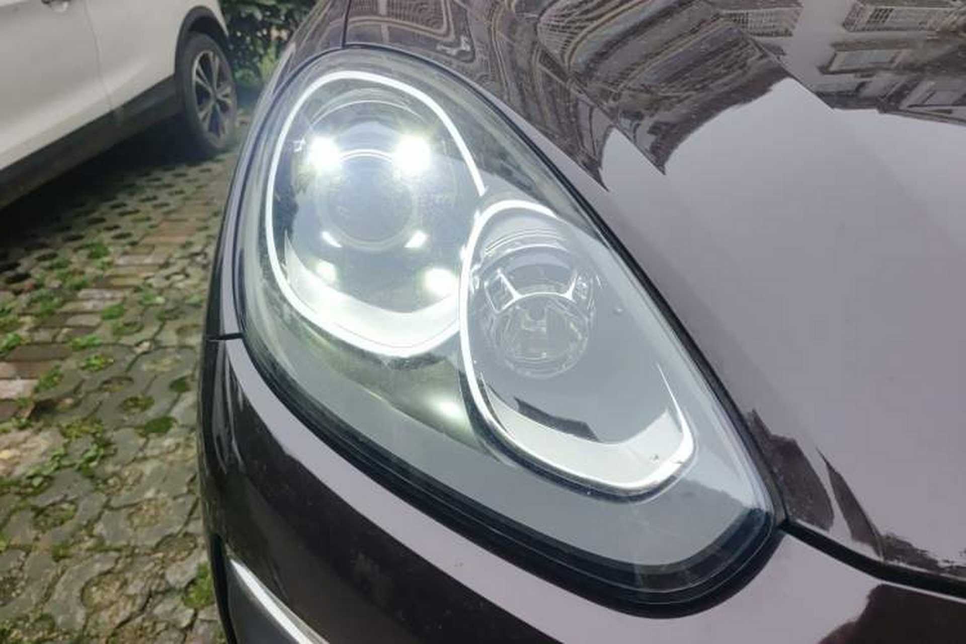 Used Porsche Cayenne 2015 Cayenne 3.0T Right Front Headlight